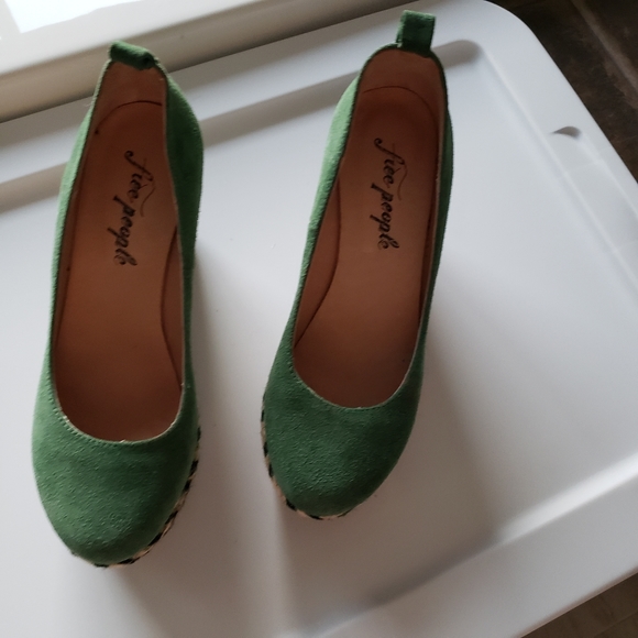 FREE PEOPLE  Green Suede Platform -woven - Picture 2 of 4